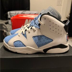 Jordan Retro 6 UNC White